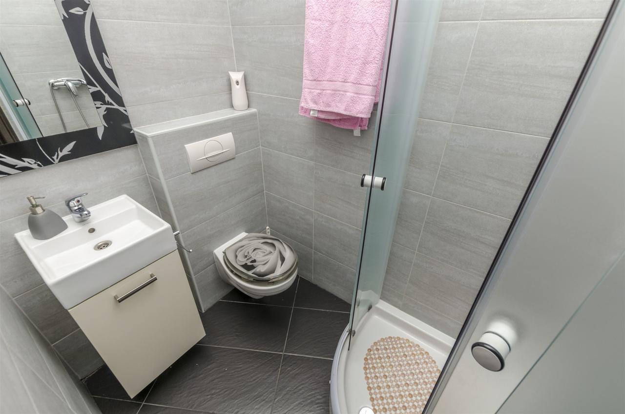 Apartment Antonela โอมิช ภายนอก รูปภาพ